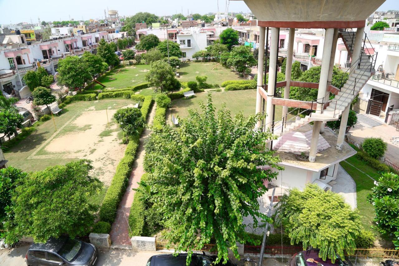 Tuk Tuk Homestay Agra  Extérieur photo