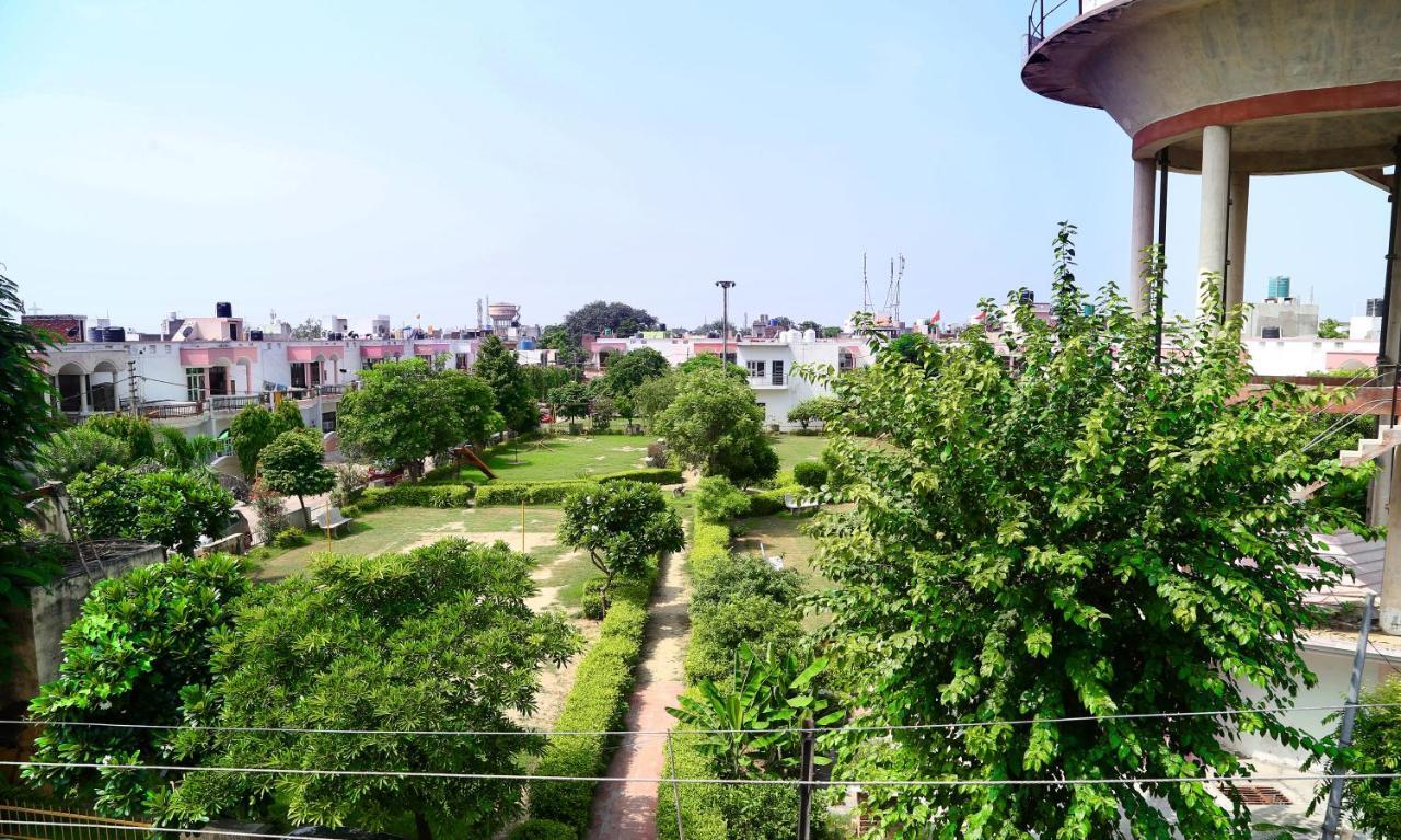Tuk Tuk Homestay Agra  Extérieur photo