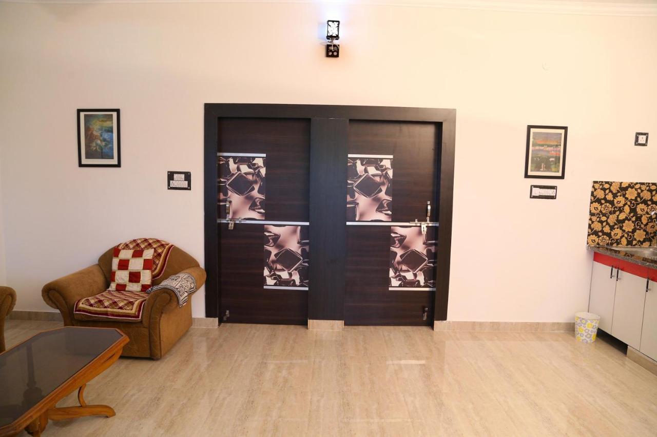 Tuk Tuk Homestay Agra  Extérieur photo