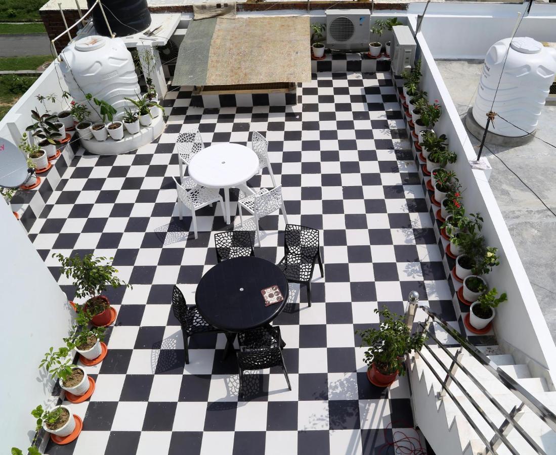 Tuk Tuk Homestay Agra  Extérieur photo